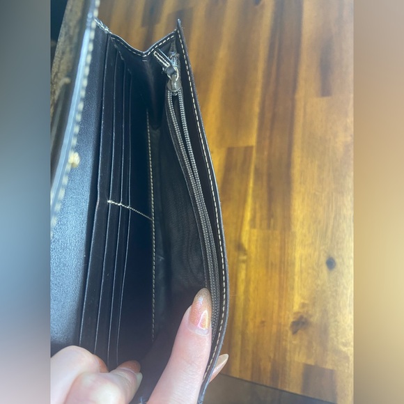 Gucci Canvas Monogram Clutch Wallet - Picture 9 of 11